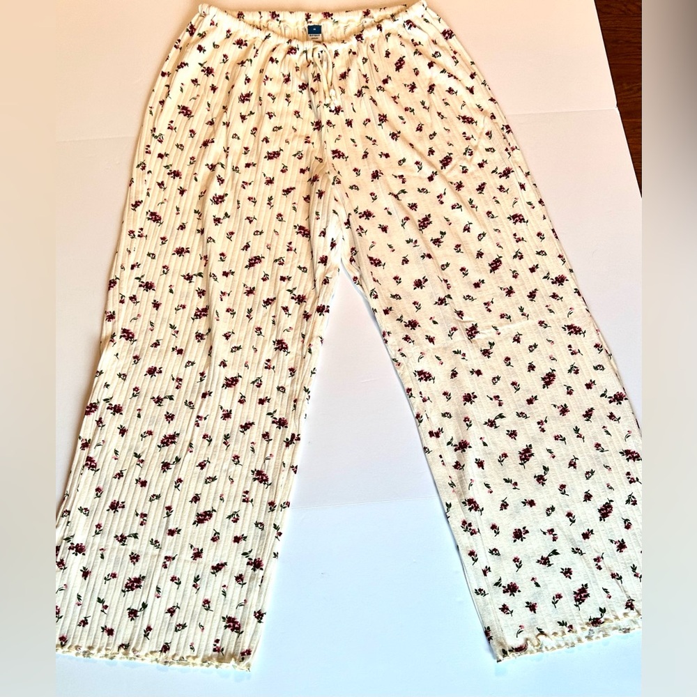 Old Navy Cream / Plum Floral Print Soft Comfy Pajama Pants